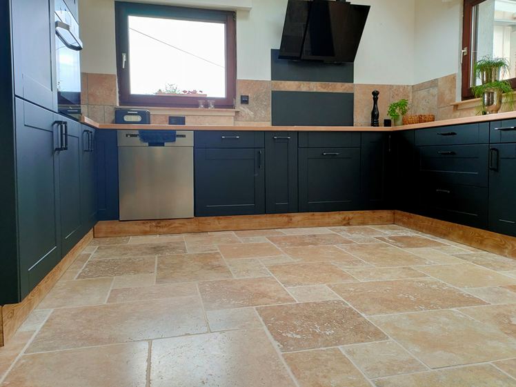 Quelle Couleur De Cuisine Avec Sol Travertin Carrelage Classic Country, en travertin vieilli | stonenaturelle